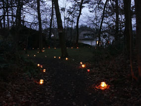 Waldadvent in der Fatima-Grotte (© Karl-Franz Thiede)